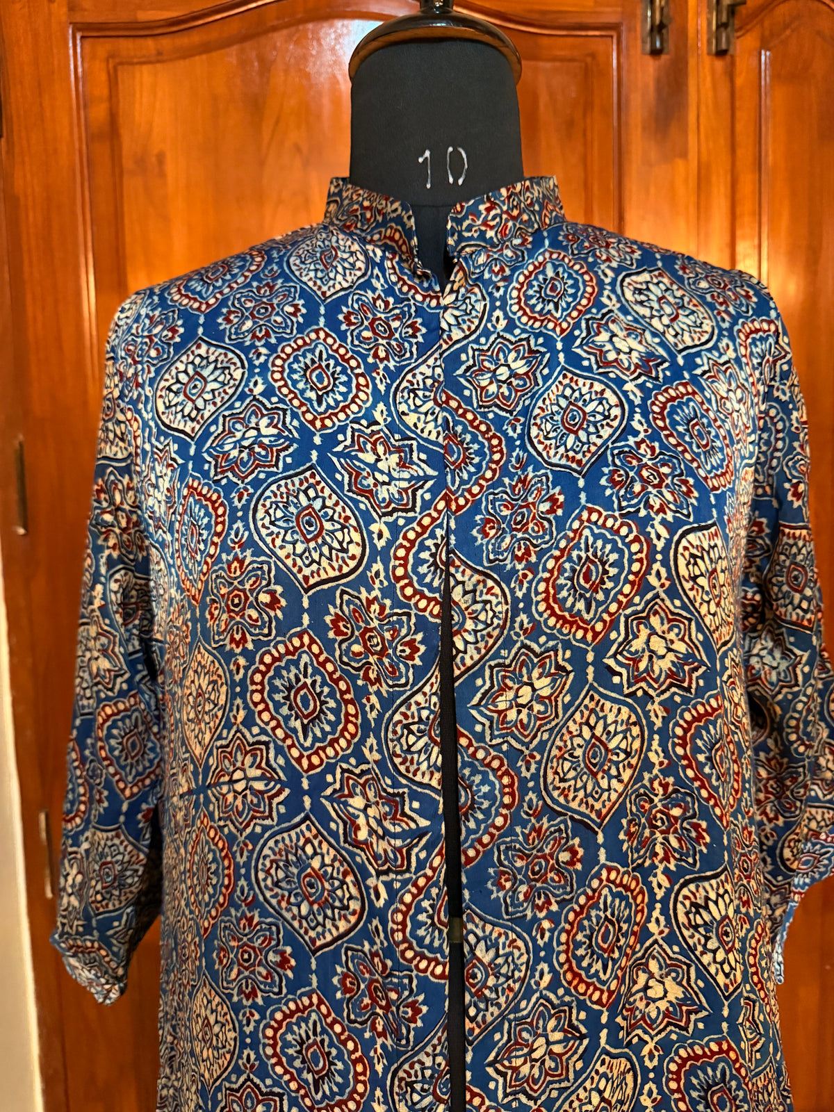 Madhubala shrug M19