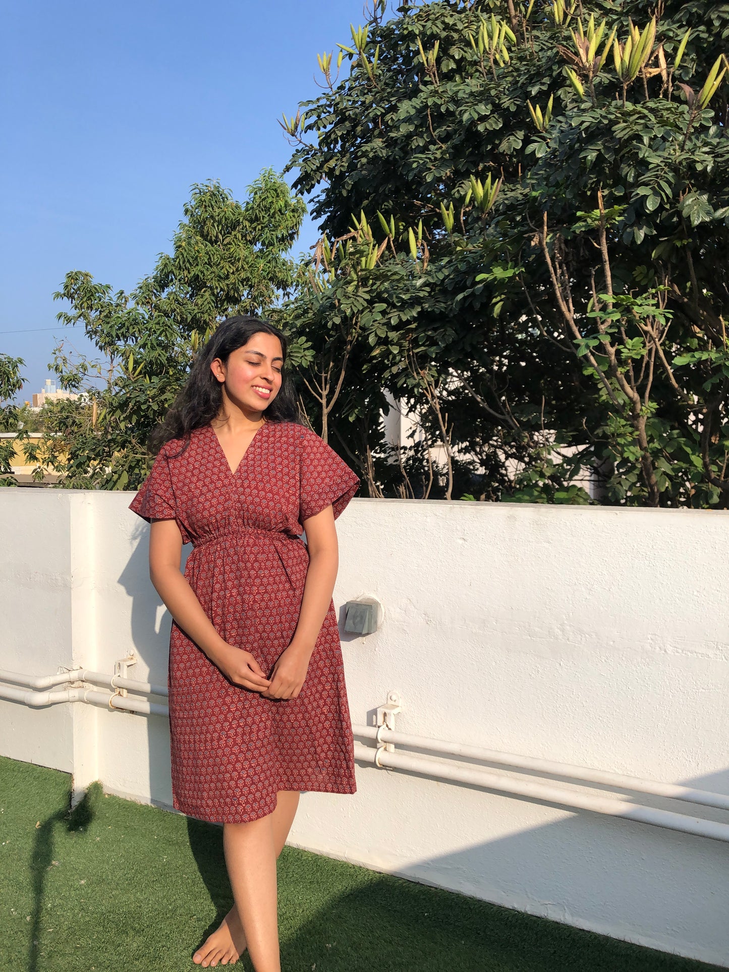 V-neck Angie dress in red