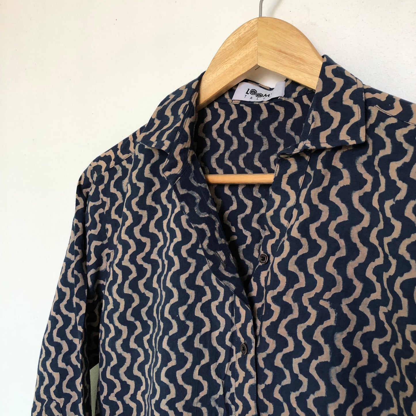 Earthy waves shirt in blue