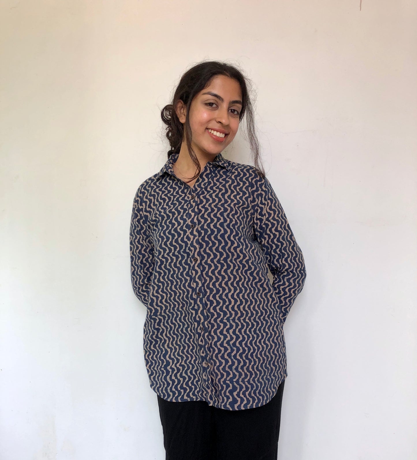 Earthy waves shirt in blue