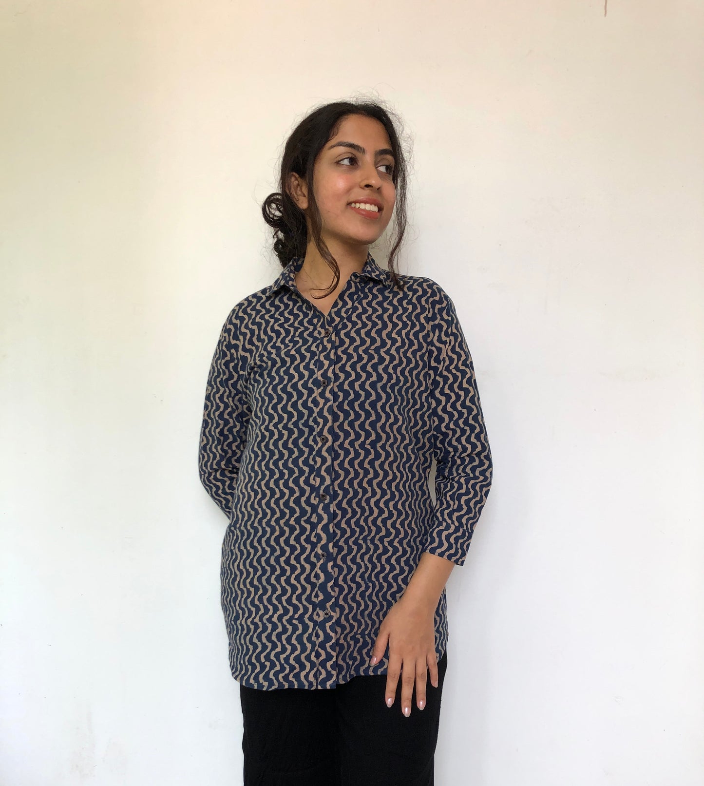 Earthy waves shirt in blue