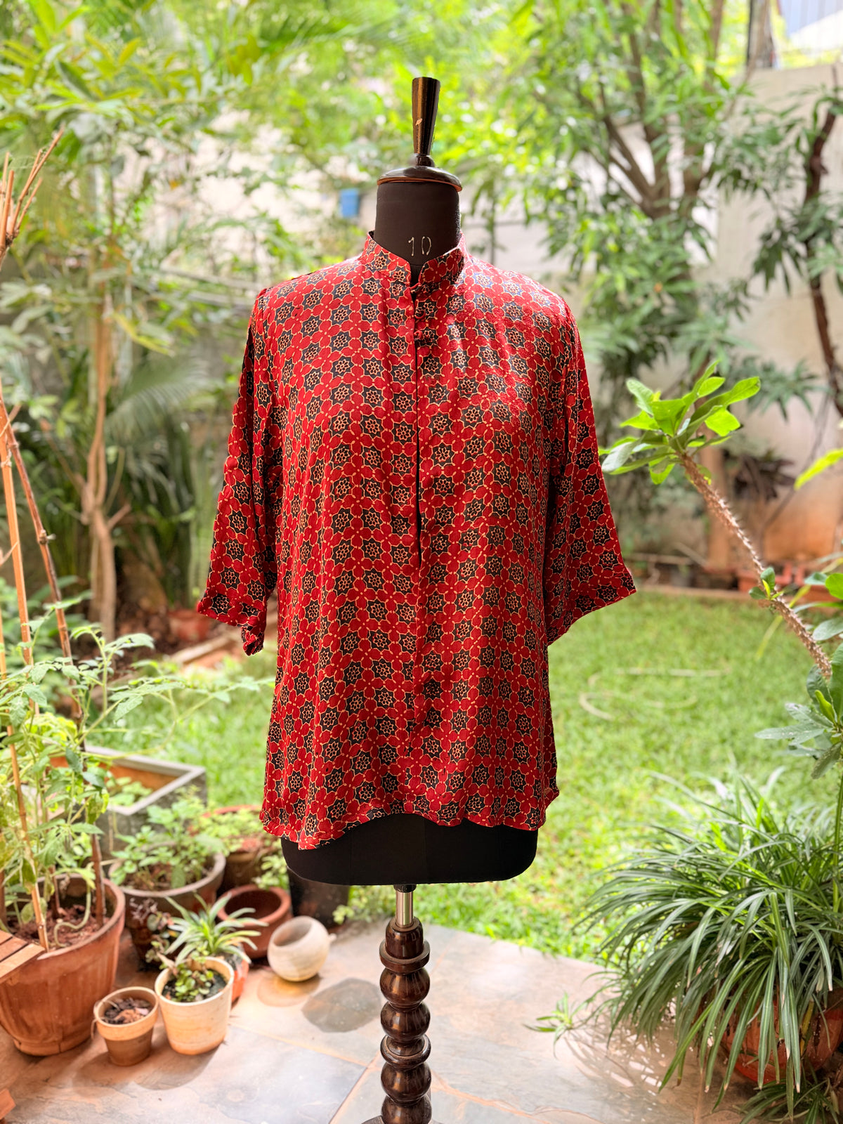 Ajrakh short shrug in red