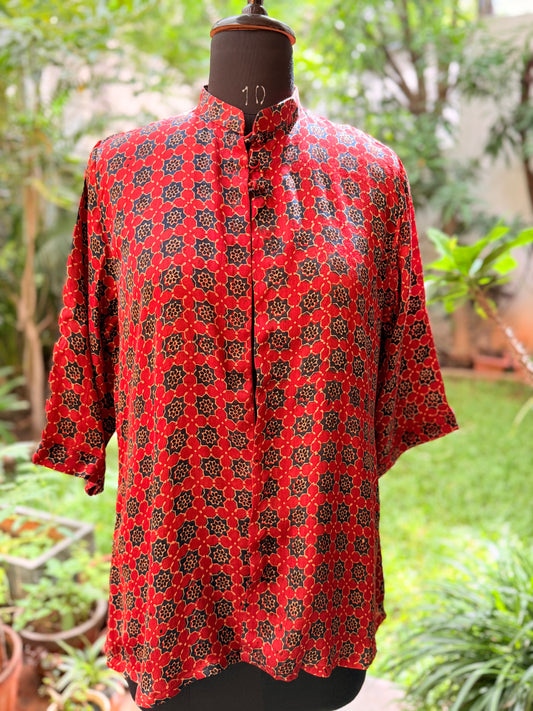 Ajrakh short shrug in red