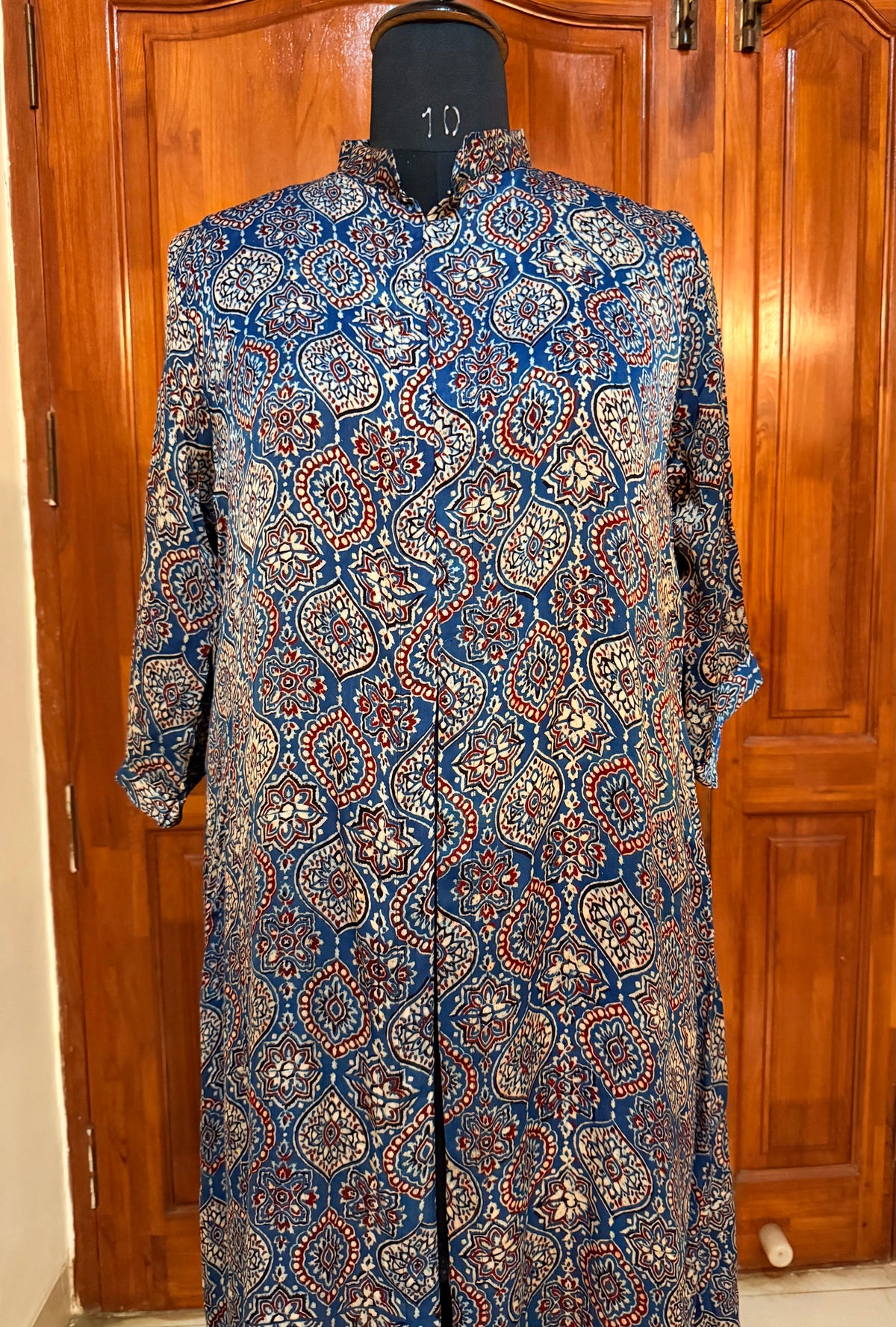 Madhubala shrug M19